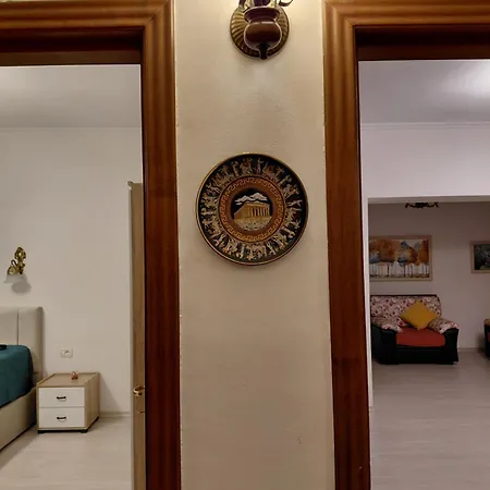 Διαμέρισμα Sleeping Chest Τίρανα