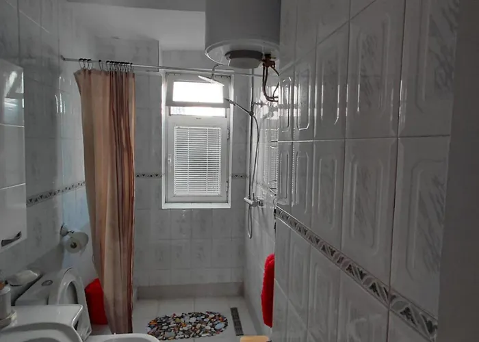 Sleeping Chest Tirana